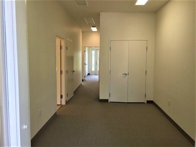 More Photos Of 2418 Marsh Ln, Carrollton Medical For Lease