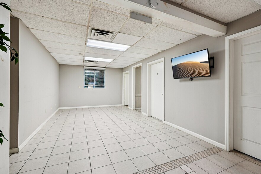 More Photos Of 99-105 Berkshire Ave, Paterson Office For Lease