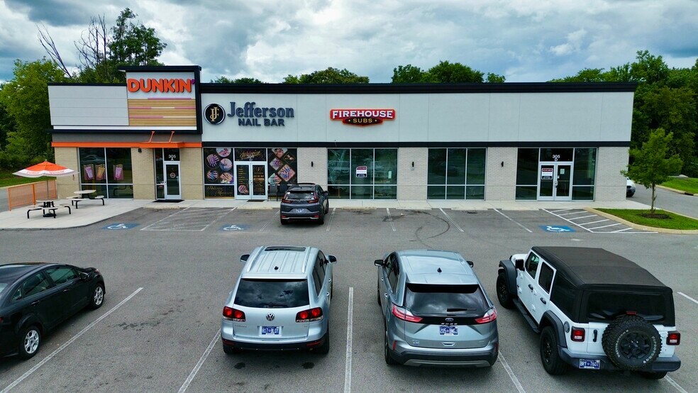 More Photos Of 305 E Broadway Blvd, Jefferson City Storefront Retail Office For Lease
