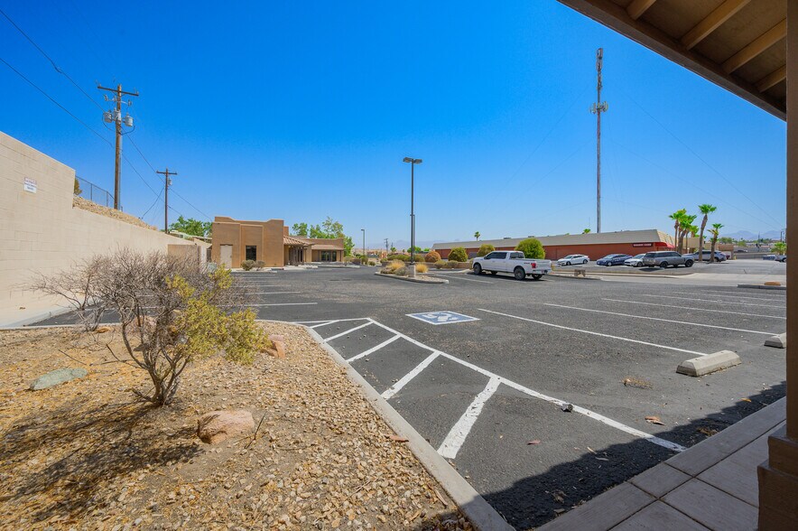 More Photos Of 1491 Palma Rd, Bullhead City Medical For Sale