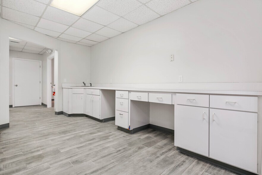 More Photos Of 2135 Sr-434, Longwood Medical For Sale