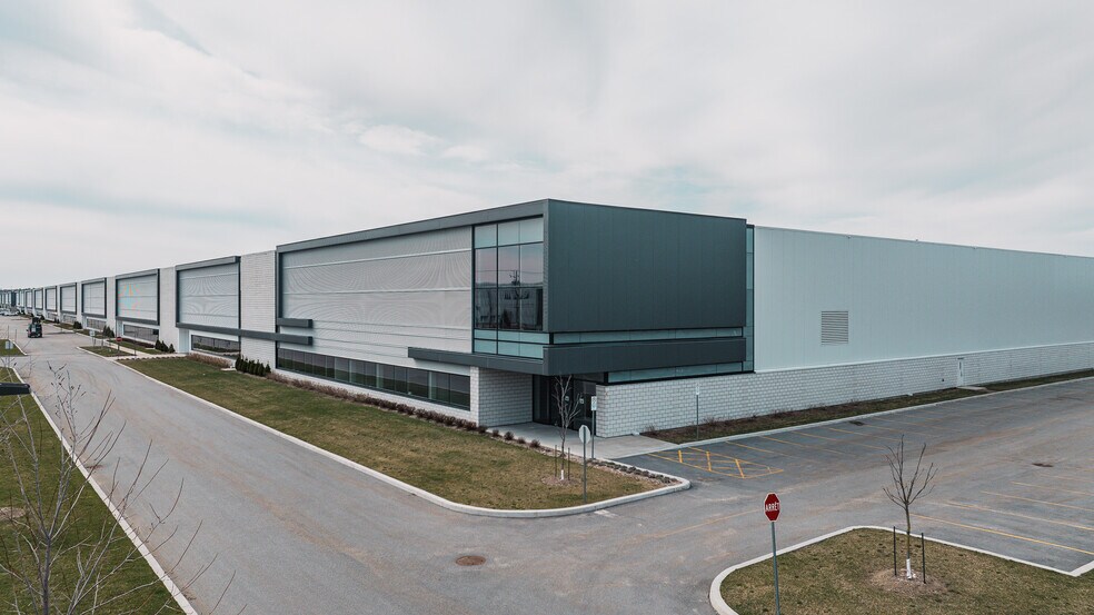 More Photos Of 3501 Rue F.-X.-Tessier, Vaudreuil-dorion Warehouse For Lease