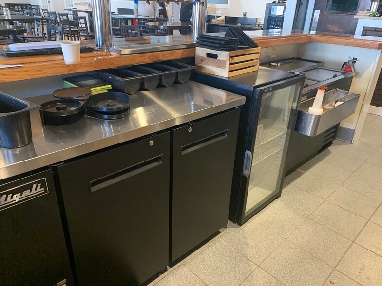 More Photos Of 48 School St, Lincoln Restaurant For Sale