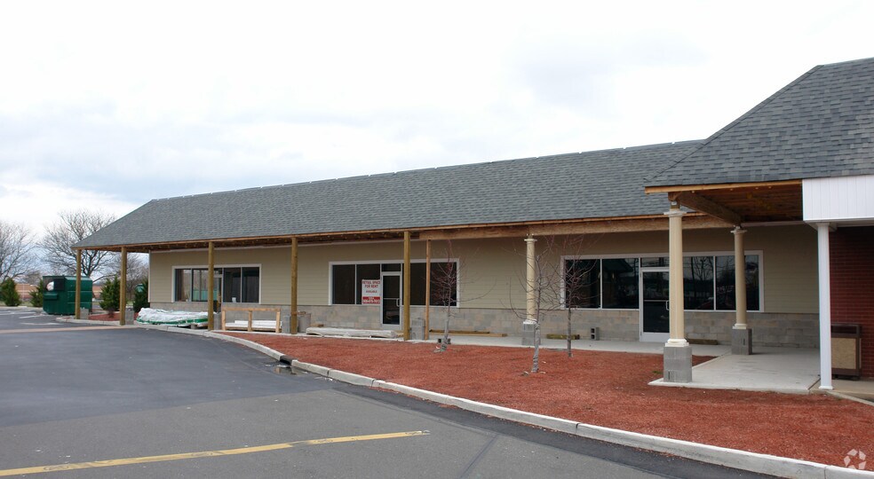 More Photos Of 400 US Highway 130, East Windsor General Retail For Lease
