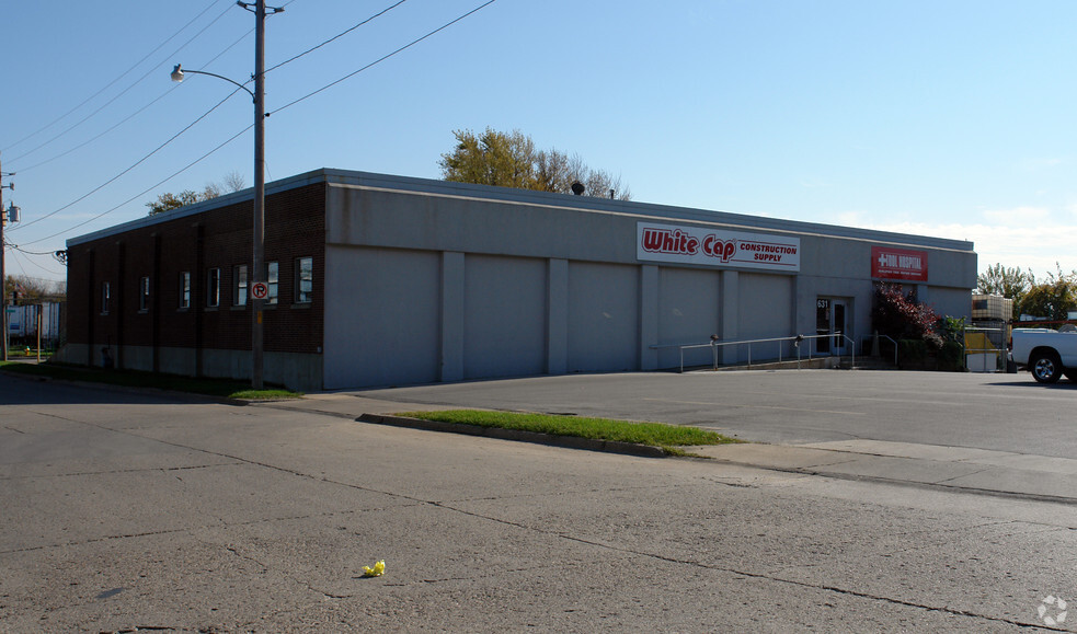 Primary Photo Of 1631 2nd Ave, Des Moines Showroom For Sale