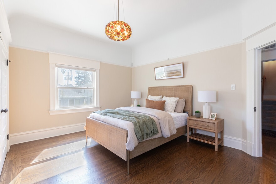 More Photos Of 2220 Capitol Ave, Sacramento Apartments For Sale