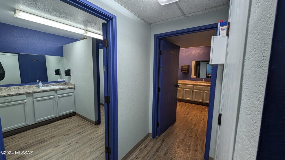 More Photos Of 2901 N Country Club Rd, Tucson Freestanding For Sale