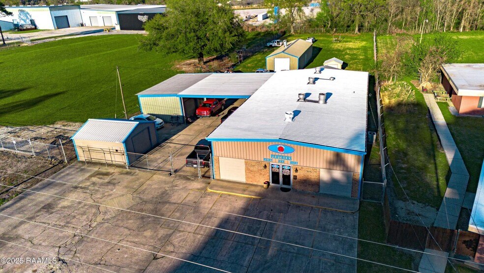 More Photos Of 1312 W Admiral Doyle Dr, New Iberia Industrial For Sale