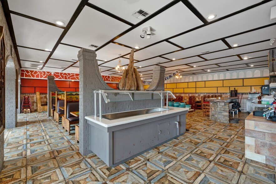 More Photos Of 929 US-98, Columbia Restaurant For Sale