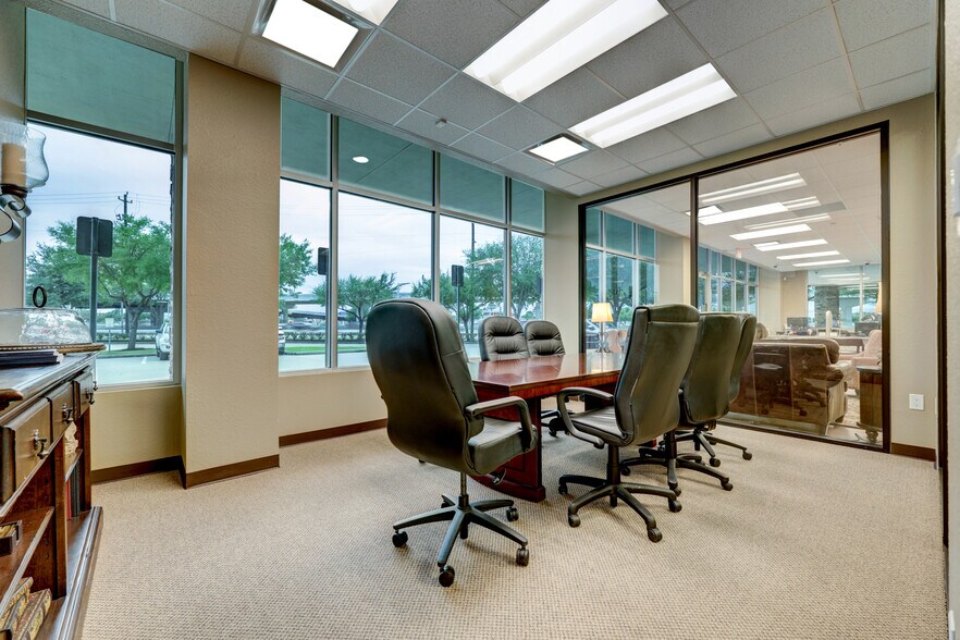 More Photos Of 12941 Gulf Fwy, Houston Office For Lease