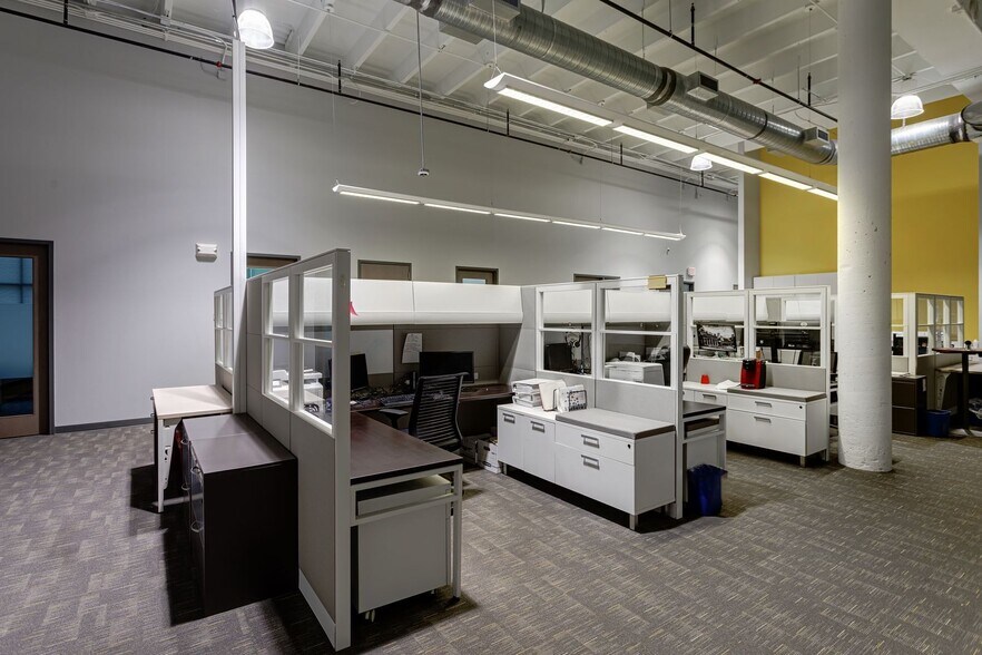 More Photos Of 2926 Kraft Dr, Nashville Light Distribution For Lease