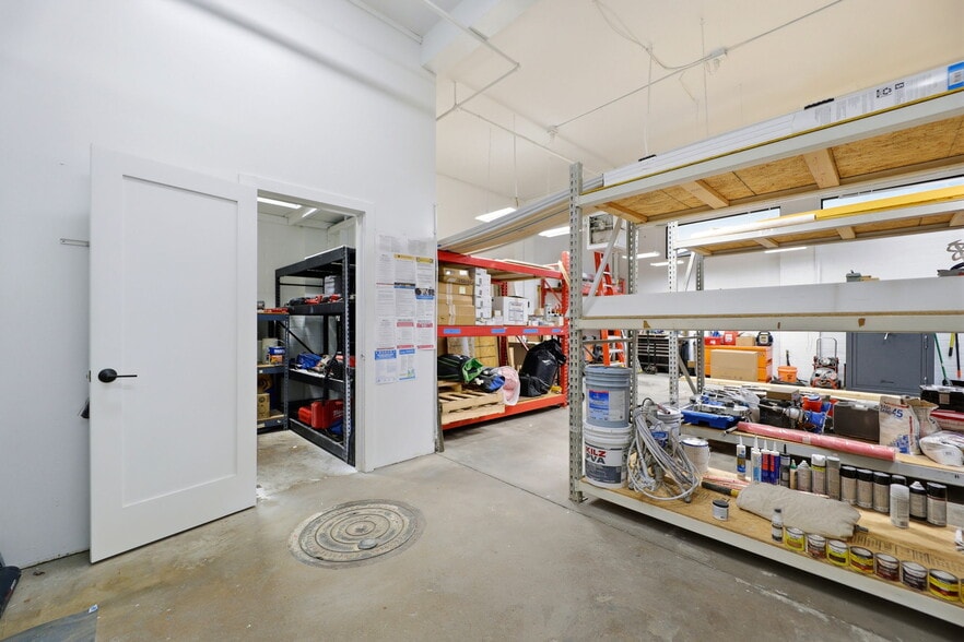 More Photos Of 305 S Hancock Ave, Colorado Springs Warehouse For Sale