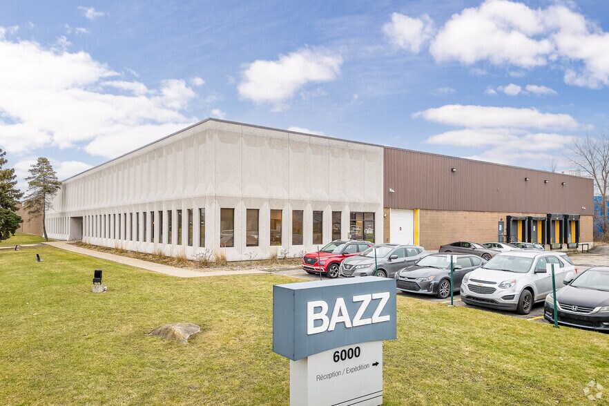 More Photos Of 6000 Boul Thimens, Montréal Warehouse For Sale