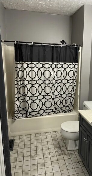 More Photos Of 602 E Jefferson St, Bloomington Apartments For Sale