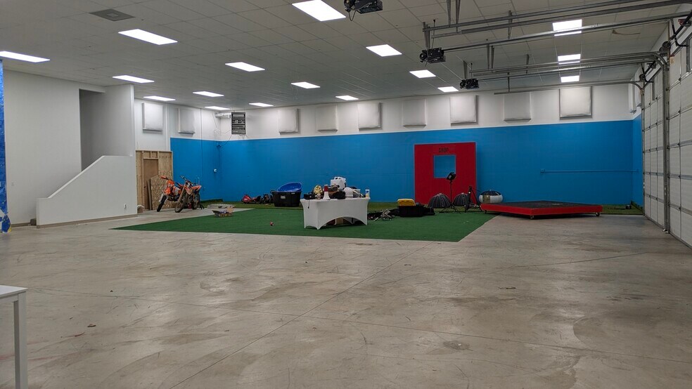 More Photos Of 17 N Flora Rd, Spokane Valley Warehouse For Lease