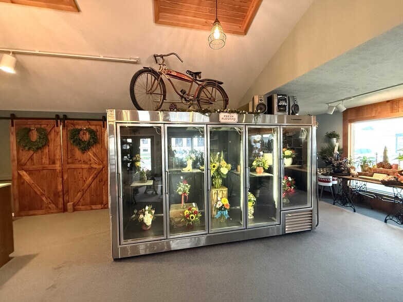 More Photos Of 421 N Spruce St, Abilene Freestanding For Sale