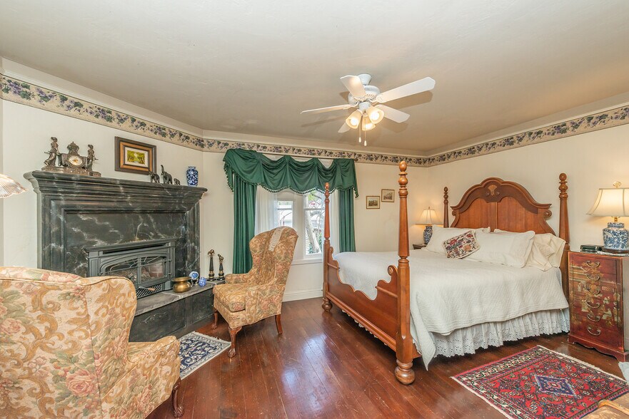 More Photos Of 481 Main St, Weaverville Hotel For Sale