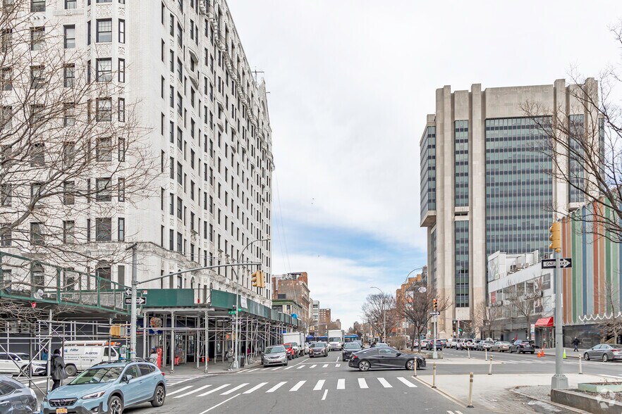 More Photos Of 2090 Seventh Ave, New York Office For Lease