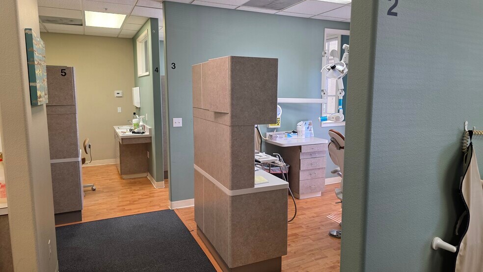 More Photos Of 41530 Enterprise Cir S, Temecula Office For Sale