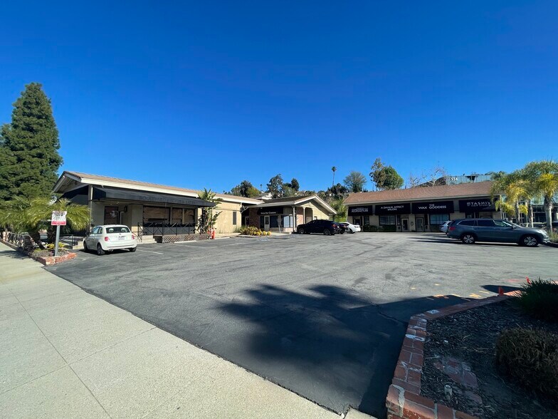 More Photos Of 560-588 N Diamond Bar Blvd, Diamond Bar Storefront Retail Office For Lease