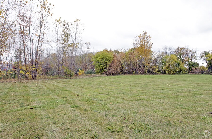 More Photos Of 30910 S Wixom Rd, Wixom Land For Lease