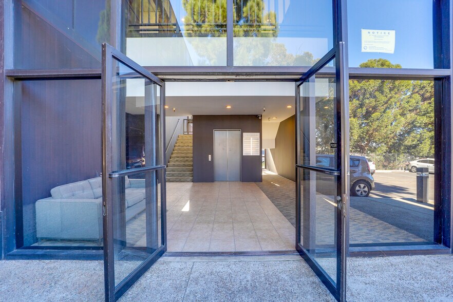 More Photos Of 191 Calle Magdalena, Encinitas Office For Lease