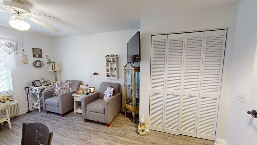 More Photos Of 12 E Grove Ave, Lake Wales Assisted Living For Sale