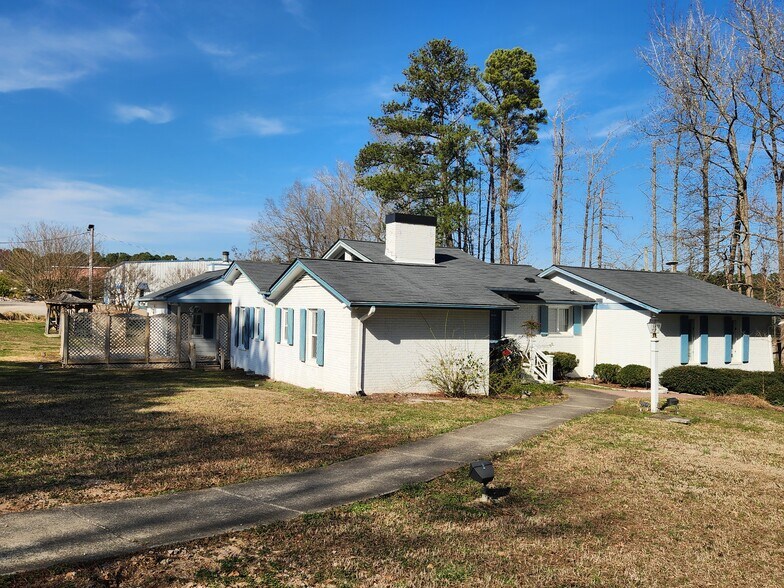 More Photos Of 721 E Gannon Ave, Zebulon Warehouse For Sale