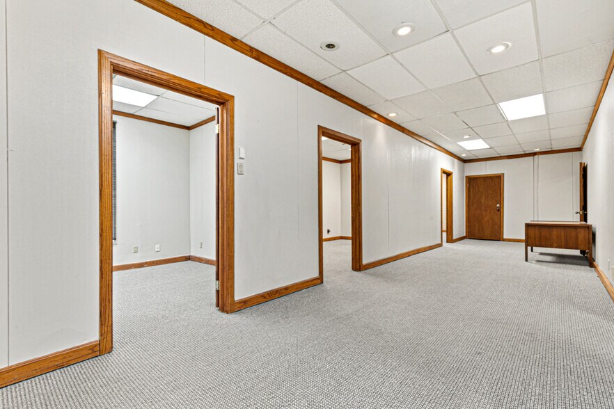 More Photos Of 1301 Northwest Hwy, Garland Office For Sale