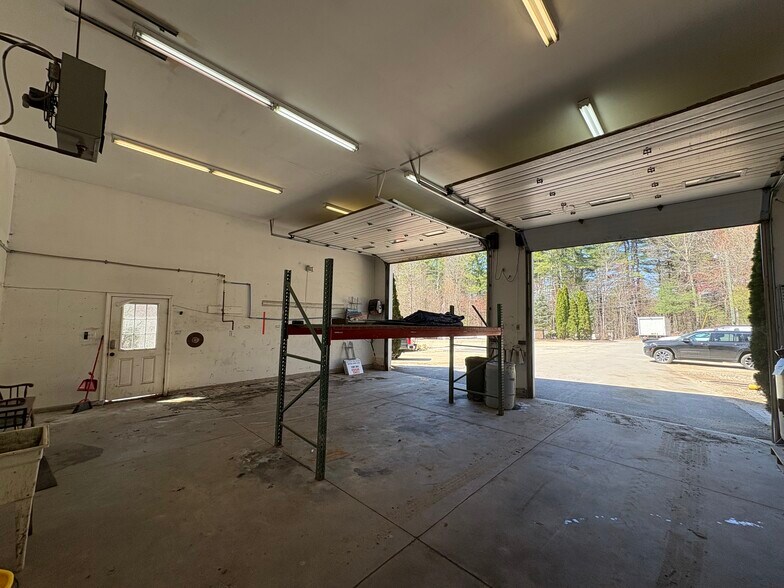 More Photos Of 125 Wason Rd, Hudson Industrial For Lease
