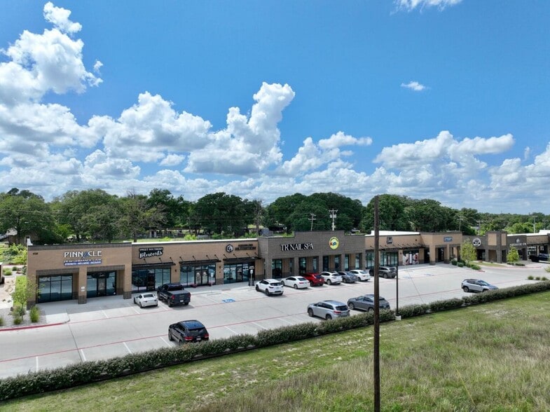 More Photos Of 1801 Fort Worth Hwy, Weatherford Storefront Retail Office For Lease
