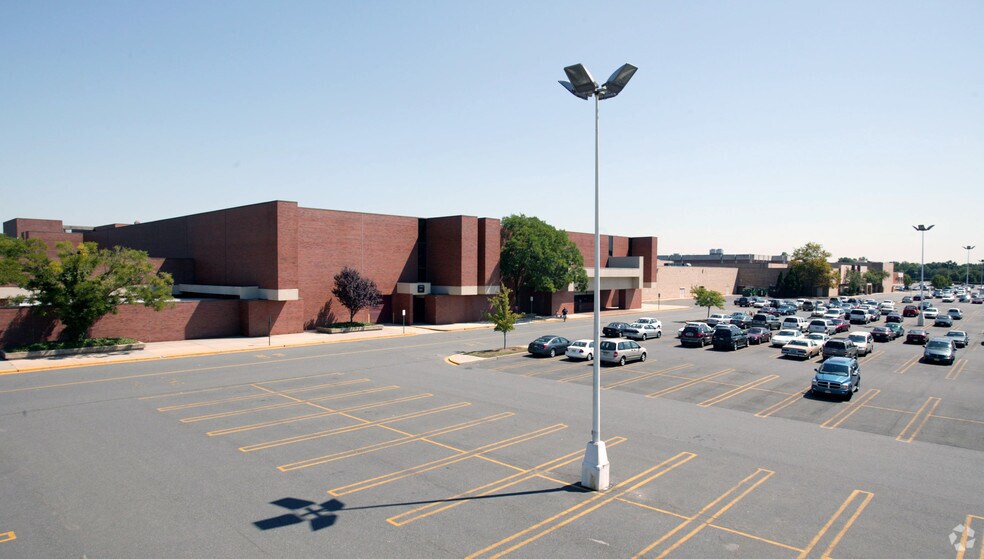 More Photos Of 755 State Route 18, East Brunswick Unknown For Lease