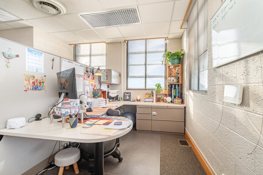 More Photos Of 334 S Water St, Saginaw Office For Sale