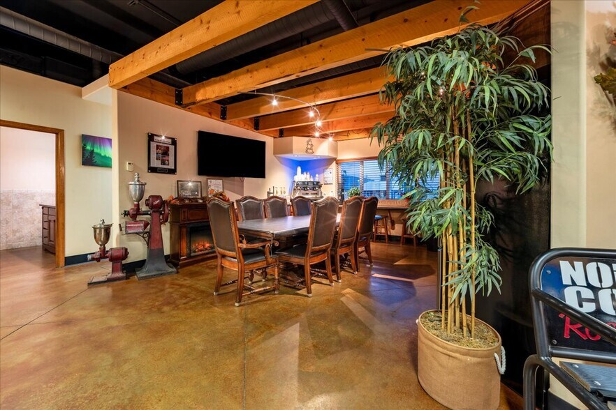 More Photos Of 1502 Minnie St, Fairbanks Industrial For Sale