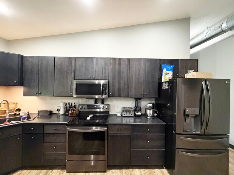 More Photos Of 359 Elm st, New Auburn Freestanding For Sale