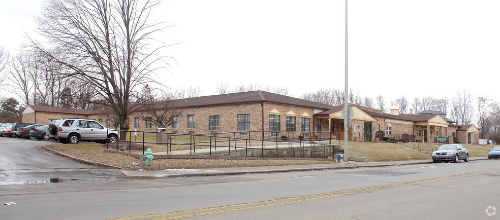 More Photos Of 3630 Central Ave, Indianapolis Medical For Sale