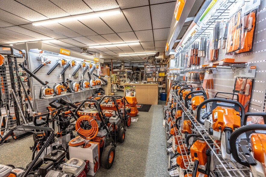 More Photos Of 300 S 2nd St, Lincoln General Retail For Sale