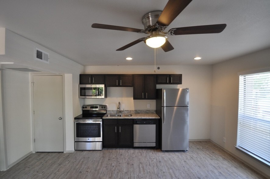 More Photos Of 4710 Munger Ave, Dallas Apartments For Sale