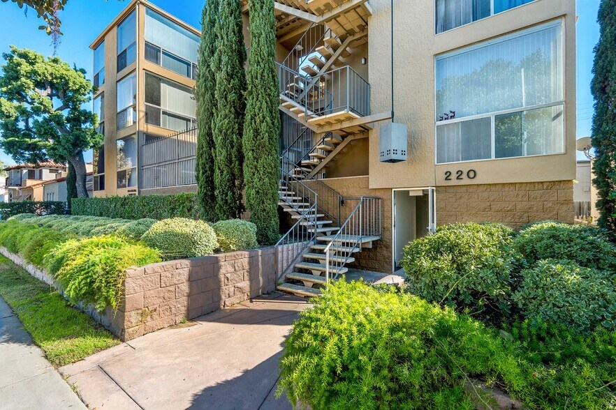 More Photos Of 222 Granada Ave, Long Beach Apartments For Sale