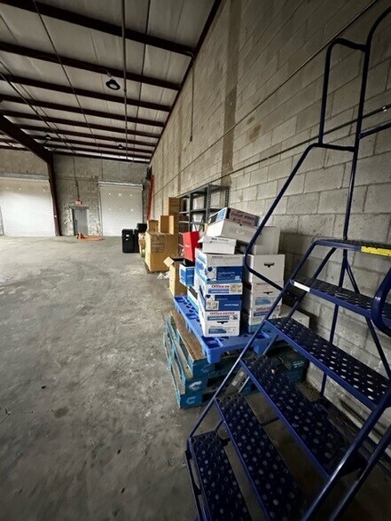 More Photos Of 2501 Westgate, West Palm Beach Light Manufacturing For Lease