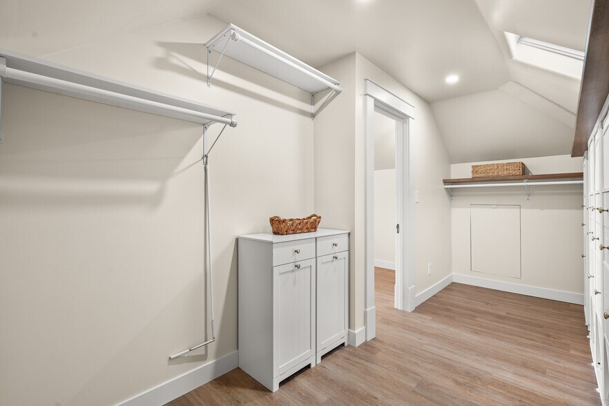 More Photos Of 844 E Kensington Rd, Los Angeles Specialty For Sale