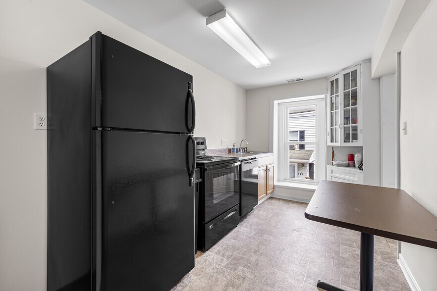 More Photos Of 410 Main St, Reisterstown Medical For Lease