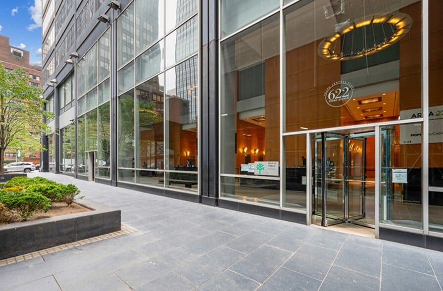 More Photos Of 622 Third Ave, New York Office For Lease