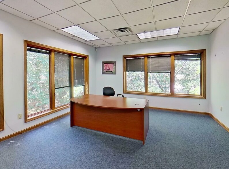 More Photos Of 135 Folly Mill Rd, Seabrook Office Residential For Sale