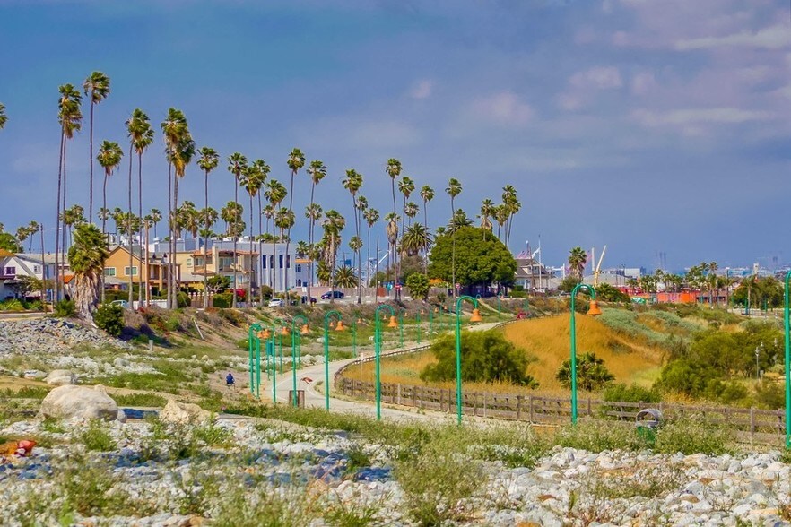 More Photos Of 2019 S Crescent Ave, San Pedro Manufacturing For Sale