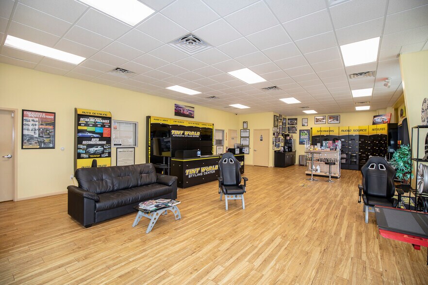 More Photos Of 145 Magellan Cir, Webster Light Distribution For Sale