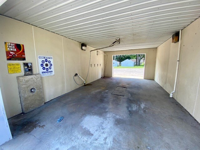 More Photos Of 901 W 9th St, Muncie Carwash For Sale