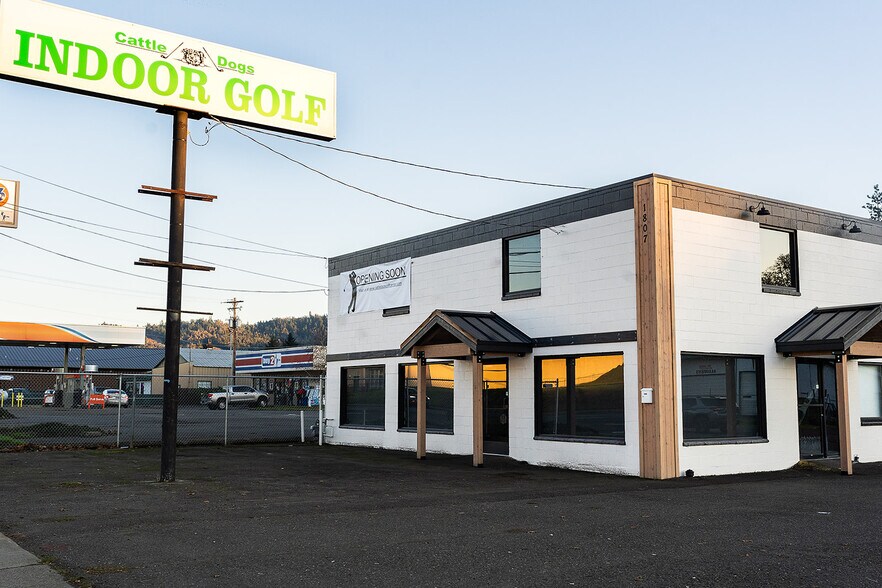 More Photos Of 1807 NE Diamond Lake Blvd, Roseburg General Retail For Lease
