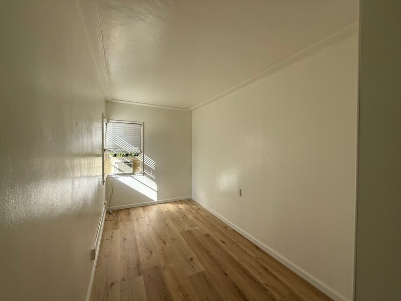 More Photos Of 4343 Laurel Canyon Blvd, Studio City Office For Lease