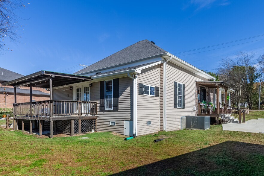 More Photos Of 308 N Main St, Ashland City Office For Sale